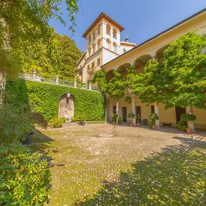 Palazzo Ronchelli Couette-café Brinzio